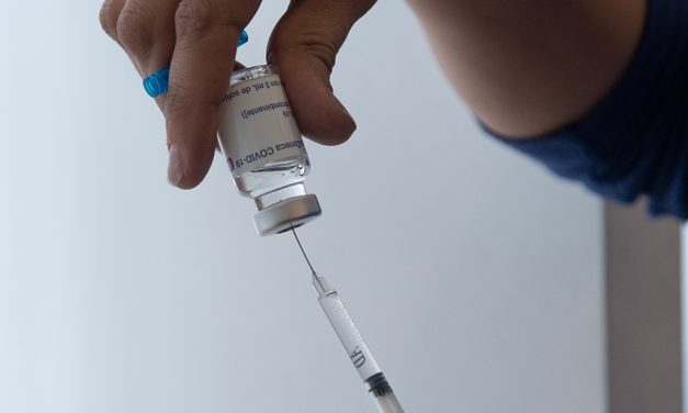 CABA:  Médicos del Garrahan denuncian demoras para vacunar contra el COVID a niños