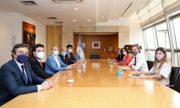 CAFIERO RECIBIÓ A REPRESENTANTES DE EMPRESAS STARTUPS