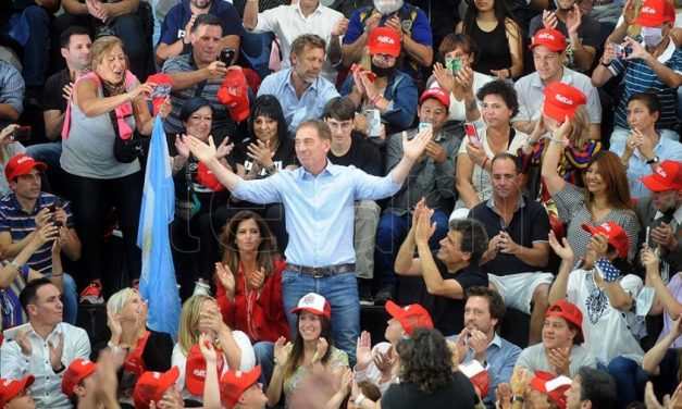 Santilli: «Podemos construir una provincia distinta, podemos cambiar la historia»