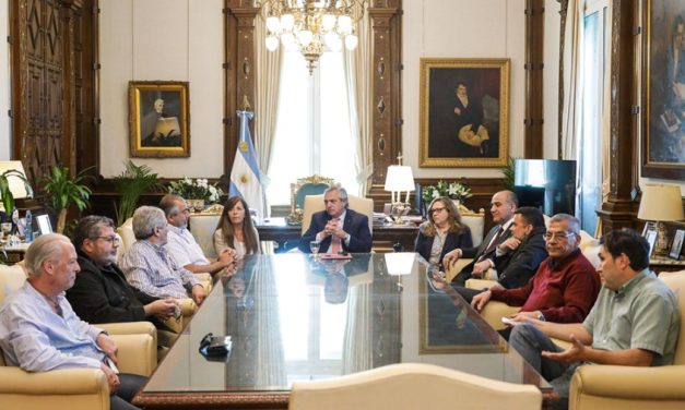 Dirigentes de la CGT y movimientos sociales llamaron a votar por el FdT