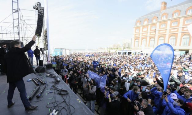 Kicillof encabezó la apertura de la final de los Juegos Bonaerenses 2021 con la participación de 10 mil jóvenes