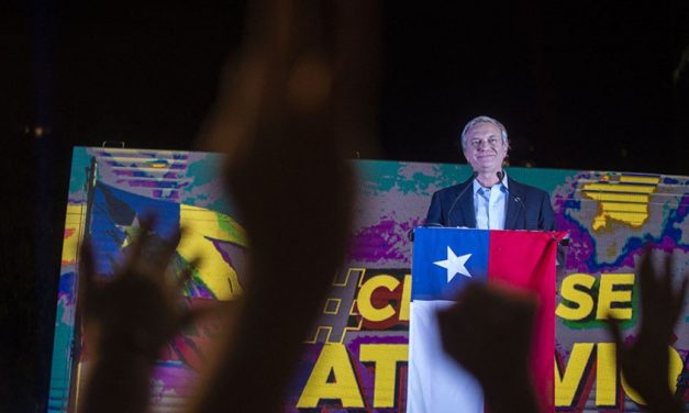 La ultraderecha y la izquierda chilena salen en busca del centro para llegar a La Moneda