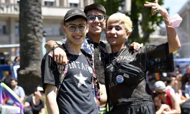 Miles de personas se movilizan por la Avenida de Mayo en la 30º edición de la Marcha del Orgullo