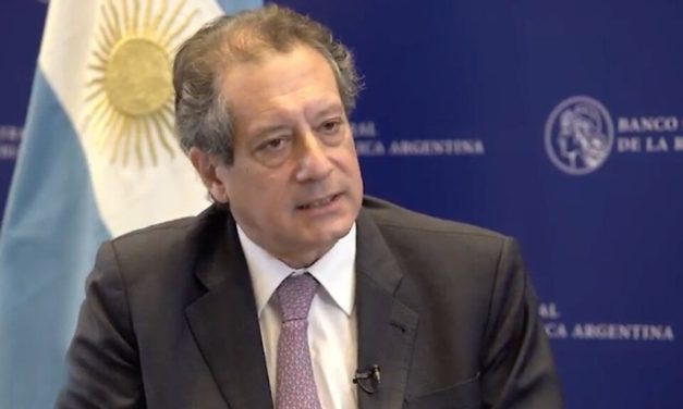 Pesce pidió que el FMI adecúe plazos y tasas