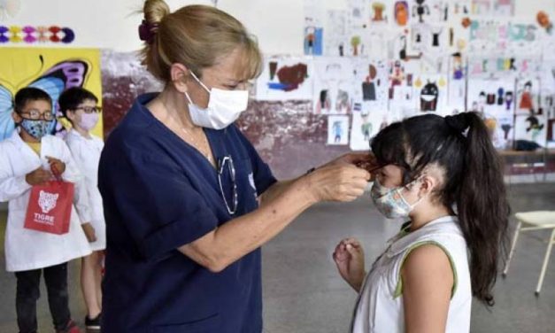 Tigre: Se realizó una nueva entrega de anteojos a estudiantes del distrito