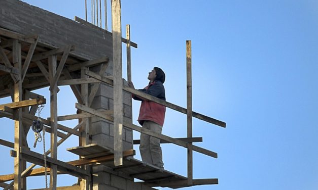 La actividad industrial creció 4,3 % en octubre y la construcción un 8,3 %