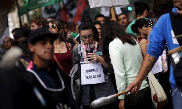 El desempleo volvió a bajar y ya está por debajo de 2019 (afecta a un millón de personas)