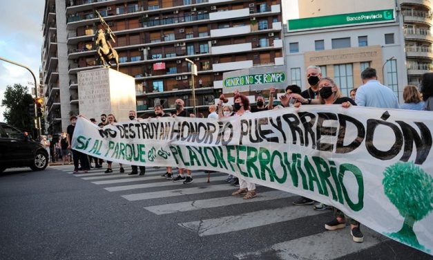 Vecinos de Caballito realizaron un «semáforazo» en protesta contra un parque lineal