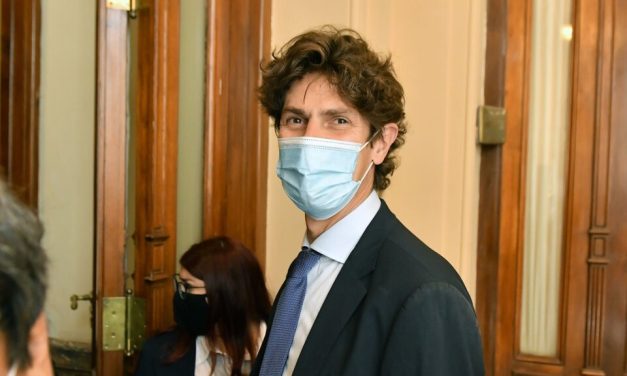 Martín Lousteau le agregó más leña al fuego de la interna radical