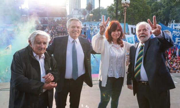 Papa Francisco y la unidad, en la Plaza de la democracia y los derechos humanos. Por Marcelo Cabeza.