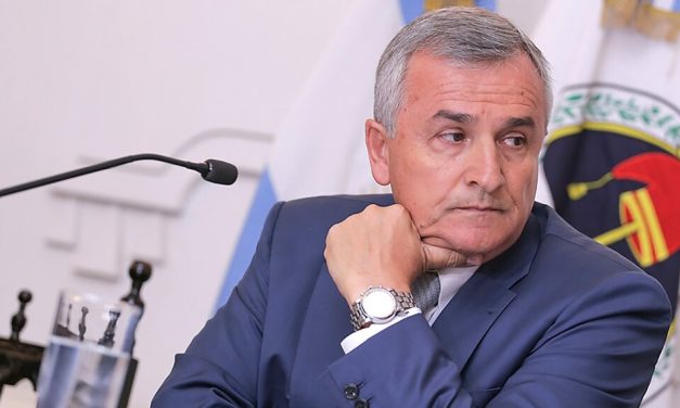 A cada radical que pasa por la calle, le ofrece un cargo»