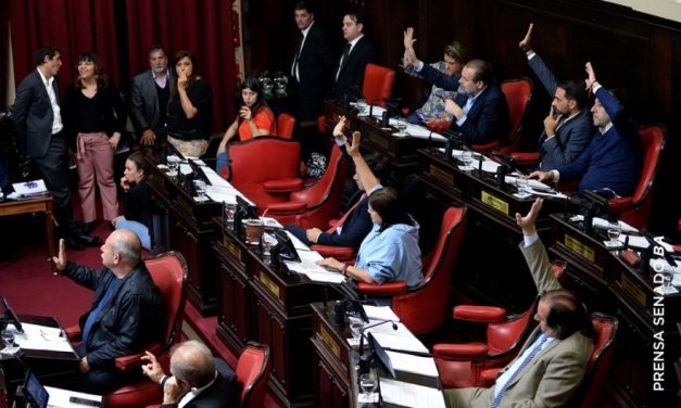 Negociaciones febriles entre el oficialismo y oposición por la ley de reelección de intendentes