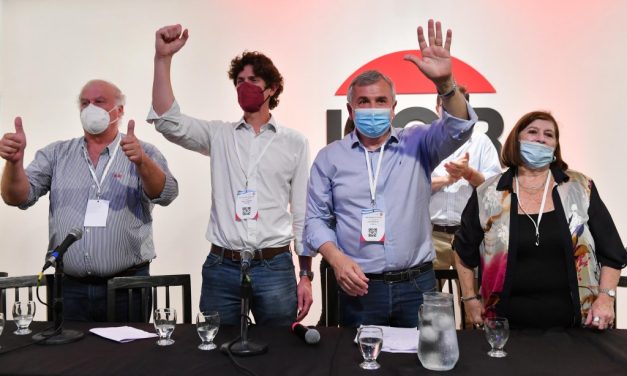 La UCR mira el 2022 con el foco en la reunificación de sus bloques en el Congreso aunque las tensiones no aflojan