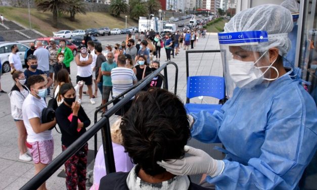 Mar del Plata: » Con filas de más de seis horas e instalaciones muy precarias, los centros de testeo no están a la altura de la afluencia de turistas»