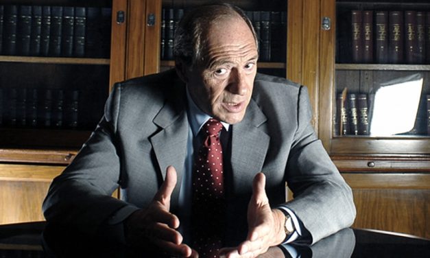 Para Zaffaroni, la mesa judicial es «un procedimiento mafioso»