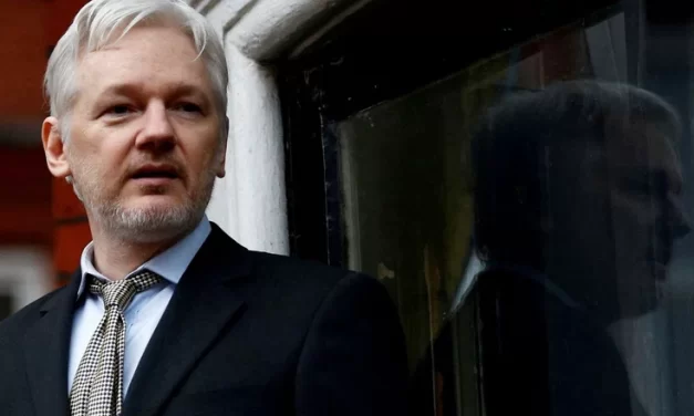 Medios de prensa mundiales piden a EEUU acabar con la persecución a Assange