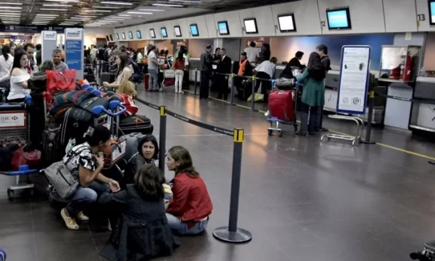 Una medida de fuerza de pilotos de Aerolíneas Argentinas provoca cancelación de vuelos