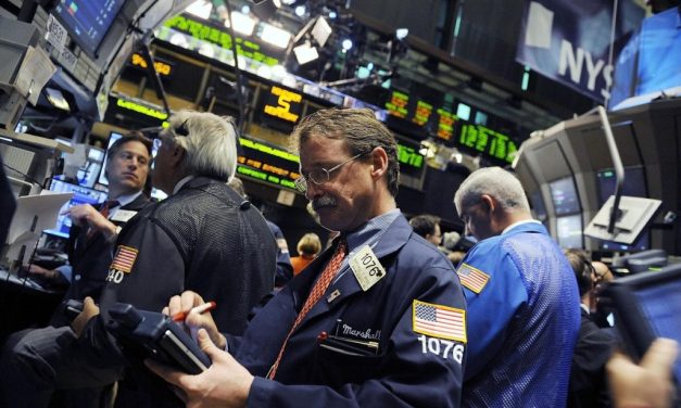 El riesgo país se disparó a 1.140 puntos básicos y los bonos en dólares profundizan declive