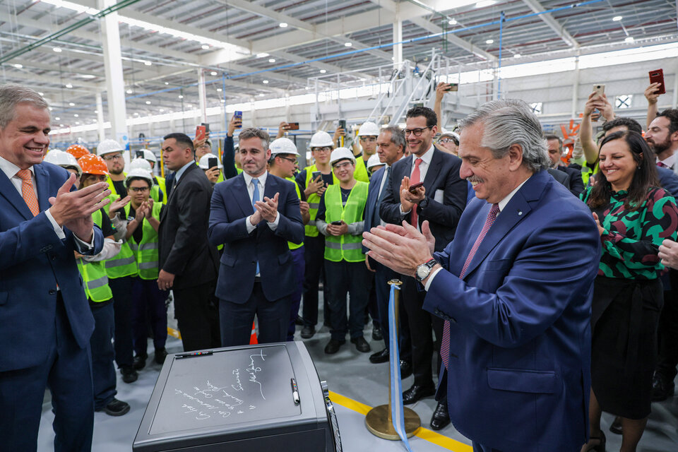 Alberto Fernández en la inauguración de la planta de Whirlpool.