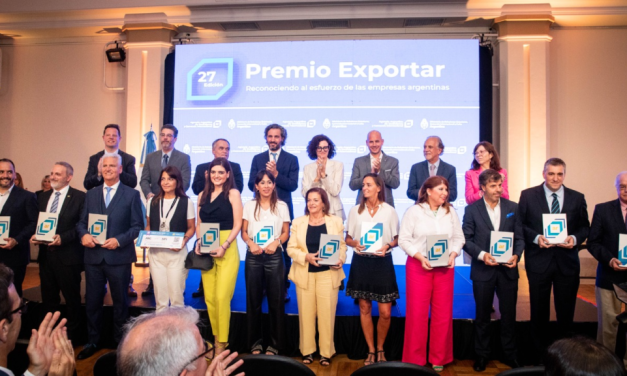 Cafiero entregó los ‘Premios Exportar 2022’ a 11 empresas.