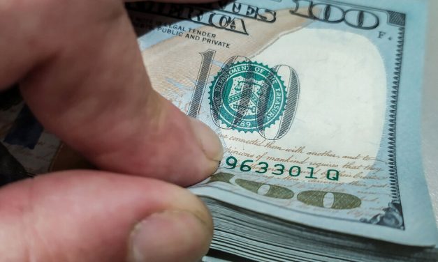 Dólar blue en picada: en dos semanas se hundió casi 20% y ya está por debajo de los $900﻿