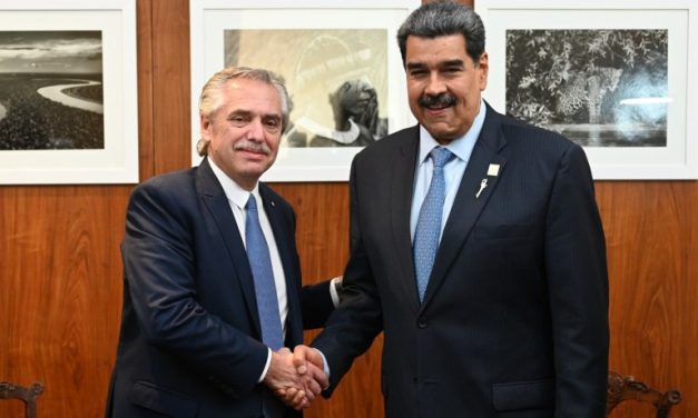 Alberto Fernández se reunió con Maduro en Brasil y le sugirió que Venezuela regrese a los foros internacionales