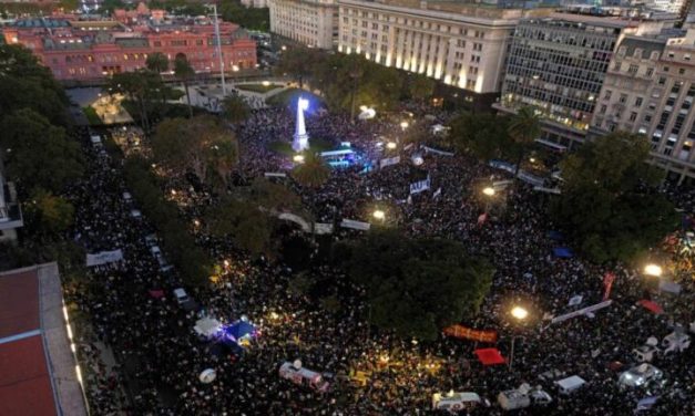 La masiva marcha nacional universitaria: un punto de inflexión en el escenario político argentino