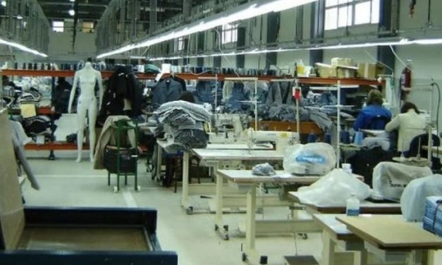 Piñazo a la industria nacional y al mundo laboral en la gestión libertaria