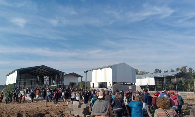 «No al humo, sí al Centro Ambiental»: vecinos de Lujan, reclaman la reactivación de las obras en el Basural