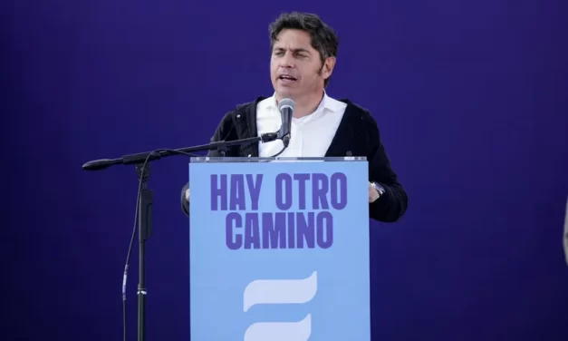 Axel Kicillof «“¿Cómo paramos este plan de exterminio de la industria nacional? En las urnas, con el voto”»