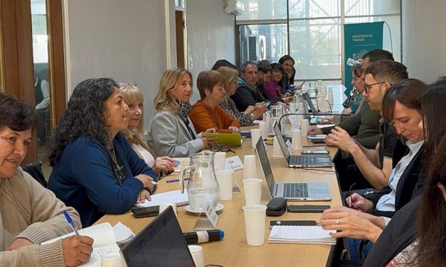 Paritarias: los gremios estatales aceptaron la oferta salarial de la Provincia