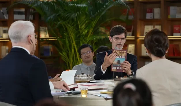 Argentina en el peor escenario: doble subordinación según Sabino Vaca Narvaja