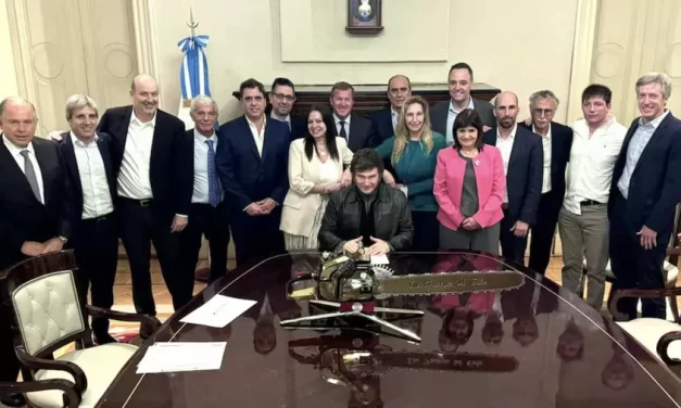 Milei reunió a su gabinete por primera vez desde el escándalo de las coimas y prepara su acto en Moreno