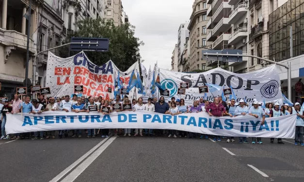 Paro nacional: docentes endurecen su reclamo contra Milei