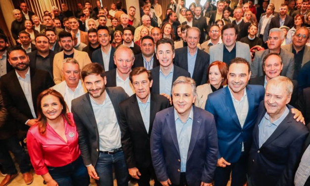 Milei acelera: busca el aval de los gobernadores para las reformas laboral e impositiva