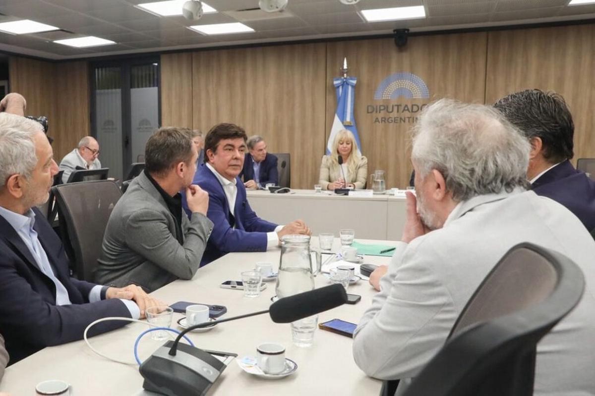 intendentes-de-ayer-con-el-Congreso-con-diputados