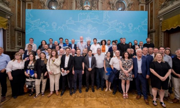 Kicillof reunió a las pymes bonaerenses y advirtió sobre un “ataque grave” al entramado productivo