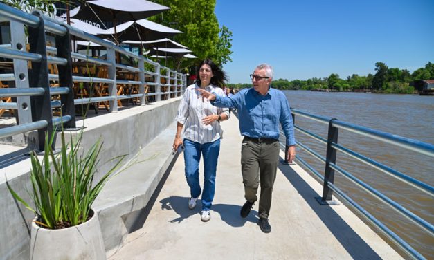 El Puerto de Frutos de Tigre amplía su zona peatonal con un mirador frente al río