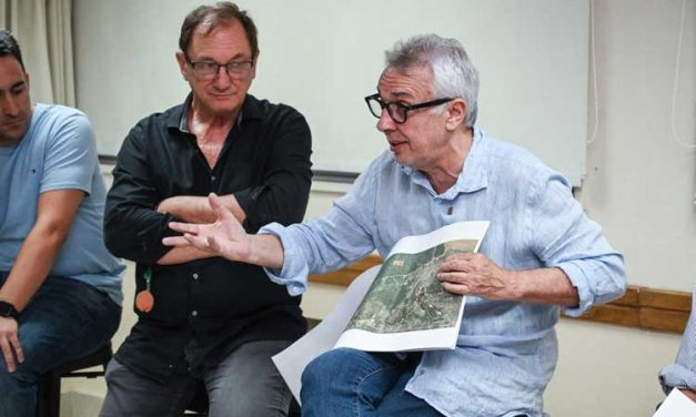 Julio Zamora debatió con comerciantes de Troncos del Talar el proyecto de ordenanza de limitación de altura