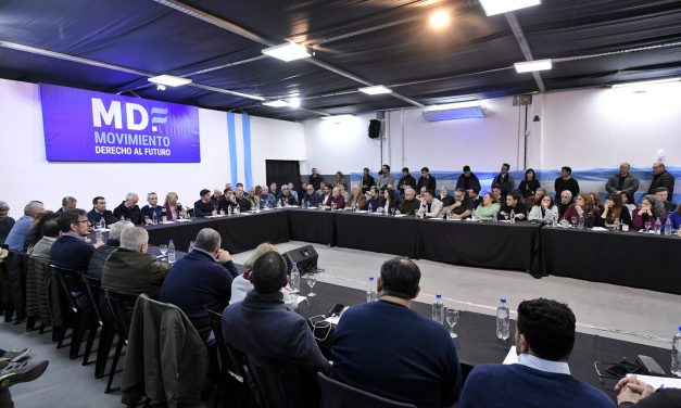 PJ bonaerense en disputa: el kicillofismo mueve fichas y negocia con La Cámpora antes de la definición electoral