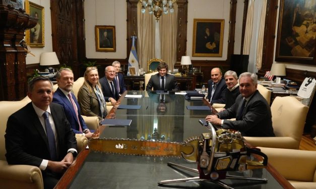 Aumentos para los propios, motosierra para el resto.