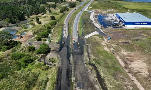 Pinamar, desbordada: derrame cloacal, ruta cortada y caos turístico