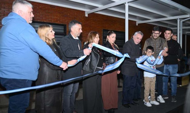 Julio Zamora inauguró el Auditorio «Raúl Wildemer» y destacó la política cultural de Tigre