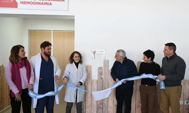 Zamora destacó el sistema de salud tras una distinción de la UBA